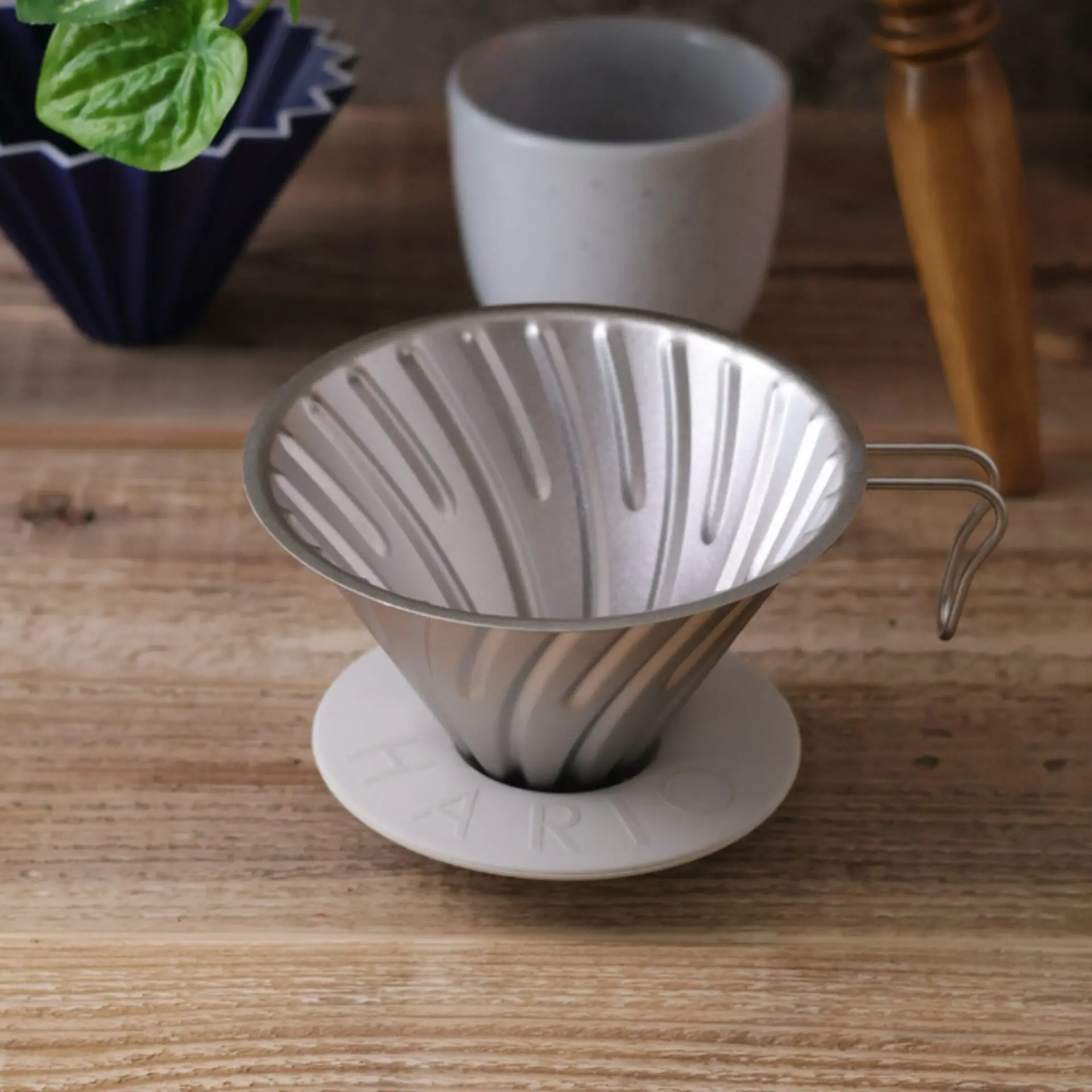HARIO V60 チタンドリッパー02 1〜4杯用 | COFFEE LAB KOMAMEYA HARIO V60 チタンドリッパー02 1〜4杯用 | COFFEE LAB KOMAMEYA